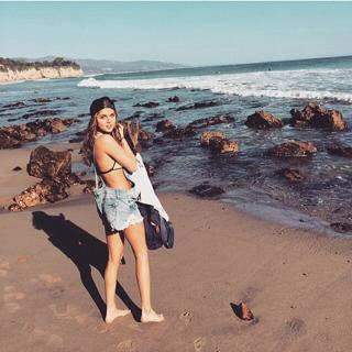 Anne Winters feet photo thumbnail