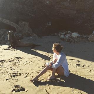 Anne Winters feet photo thumbnail