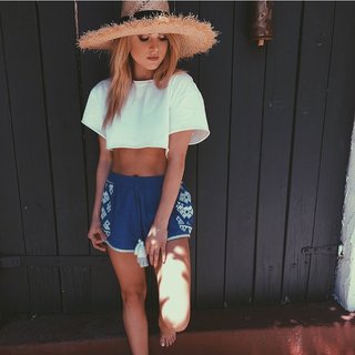 Anne Winters feet photo thumbnail