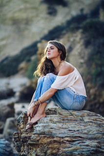 Anne Winters feet photo thumbnail