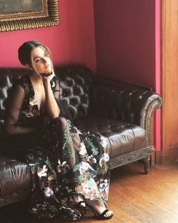 Anne Winters feet photo thumbnail