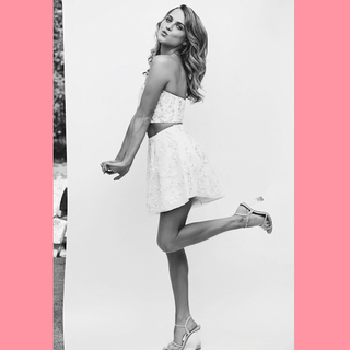 Anne Winters feet photo thumbnail