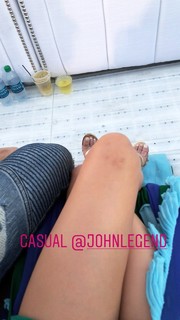 Anne Winters feet photo thumbnail