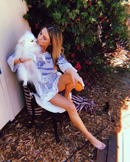 Anne Winters feet photo thumbnail