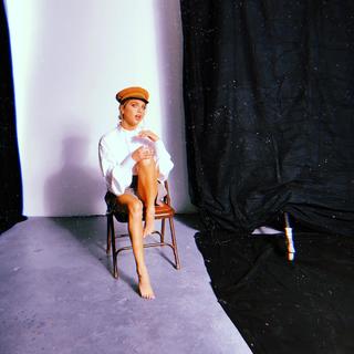 Anne Winters feet photo thumbnail