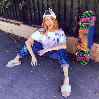 Anne Winters feet photo thumbnail