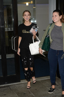 Anne Winters feet photo thumbnail