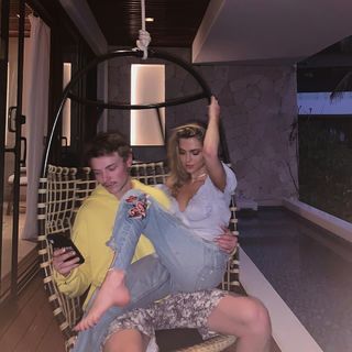 Anne Winters feet photo thumbnail