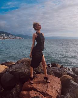 Anne Winters feet photo thumbnail