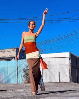 Anne Winters feet photo thumbnail