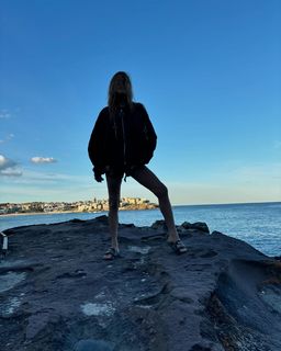 Anne Winters feet photo thumbnail