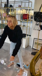 Anne Winters feet photo thumbnail