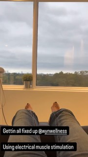 Anne Winters feet photo thumbnail