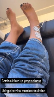 Anne Winters feet photo thumbnail