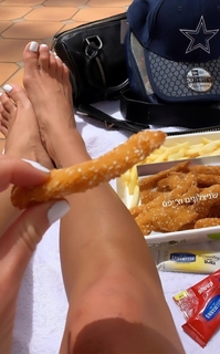 Anne Zivi feet photo 3