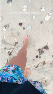Anne Zivi feet photo 1
