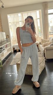 Anne Zivi feet photo 4