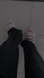 Anne Zivi feet photo 11