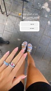 Anne Zivi feet photo 5