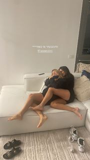 Anne Zivi feet photo 9