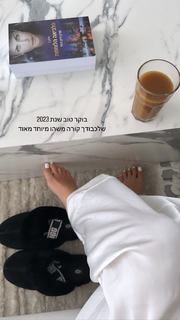 Anne Zivi feet photo 8