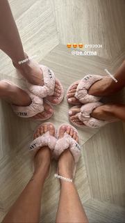 Anne Zivi feet photo 15