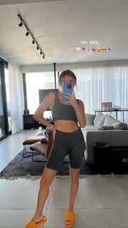 Anne Zivi feet photo 1