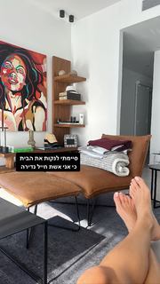 Anne Zivi feet photo 18
