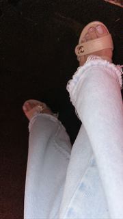 Anne Zivi feet photo 16
