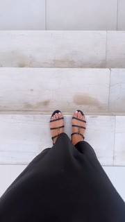 Anne Zivi feet photo 8
