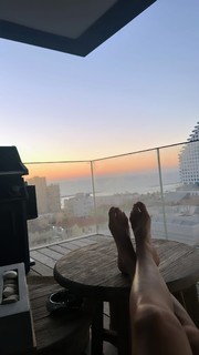 Anne Zivi feet photo 4