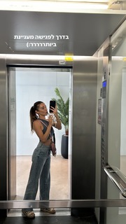 Anne Zivi feet photo 4