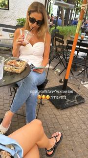 Anne Zivi feet photo 1