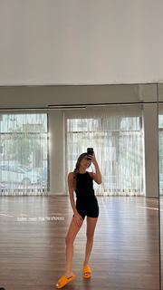 Anne Zivi feet photo 12
