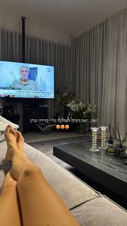 Anne Zivi feet photo 15