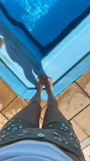 Anne Zivi feet photo 14