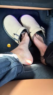 Anne Zivi feet photo 5