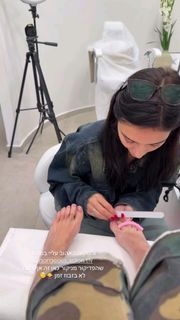Anne Zivi feet photo 1