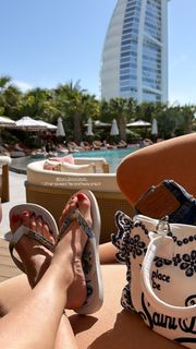 Anne Zivi feet photo 4