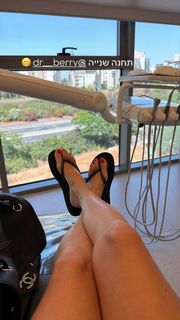 Anne Zivi feet photo 2