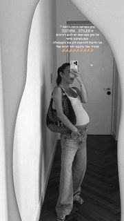 Anne Zivi feet photo 18