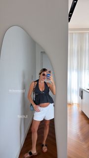 Anne Zivi feet photo 15