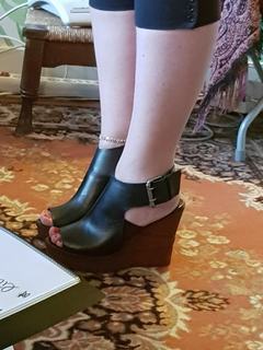 Anneke van Giersbergen feet photo 14