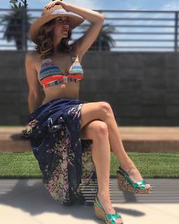 Anneliese van der Pol feet photo thumbnail