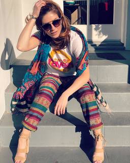Anneliese van der Pol feet photo thumbnail