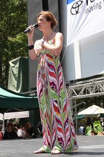Anneliese van der Pol feet photo thumbnail