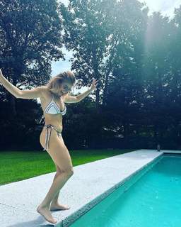 Anneliese van der Pol feet photo thumbnail