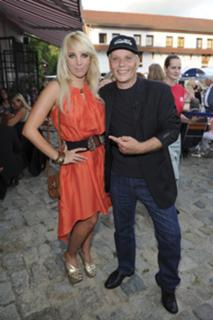 Annemarie Eilfeld feet photo thumbnail