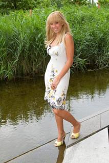 Annemarie Eilfeld feet photo thumbnail