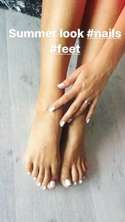 Annemarie Eilfeld feet photo thumbnail